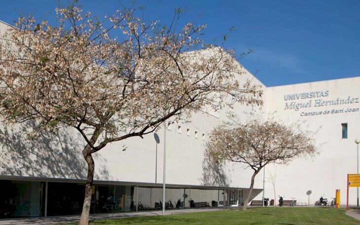 Benidorm amplía el transporte universitario al campus de Sant Joan de la UMH