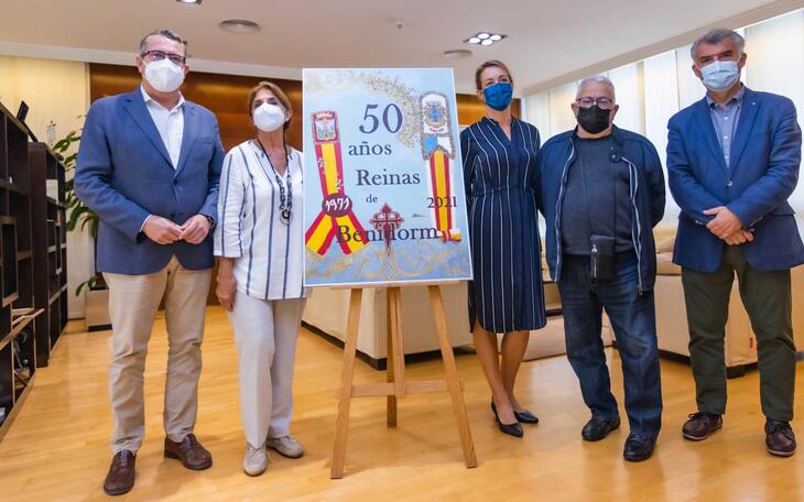 La ciudad conmemora los 50 años de Reinas de las Festes Majors y de la escenificación de la Trobada de la Mare de Déu con una exposición 