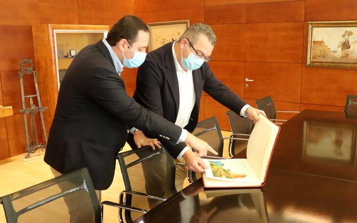 Toni Pérez recibe al alcalde de Manizales