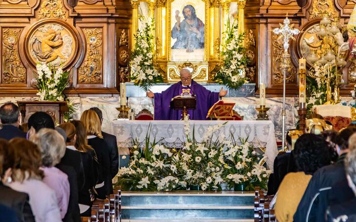 Misa de difuntos.