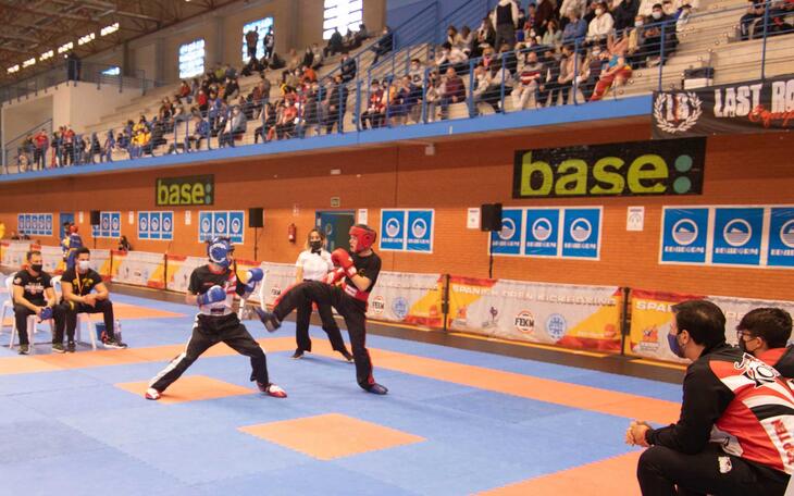 Combate de kikc boxing en el Palau d