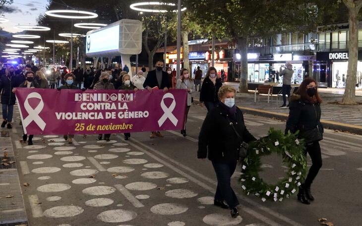 Marcha ciudadana, promovida por la Asociación de Amas de Casa.