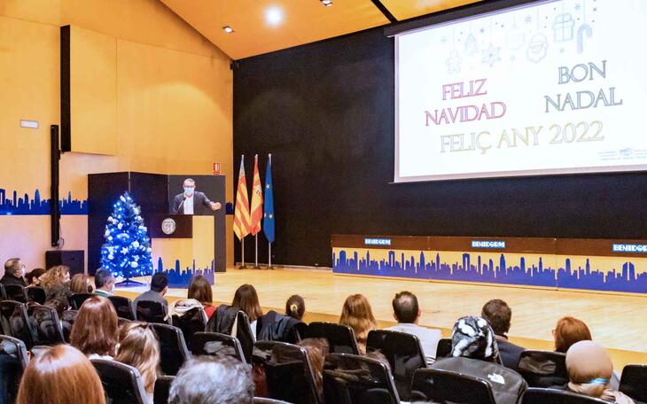 Entrega premios postales navideñas
