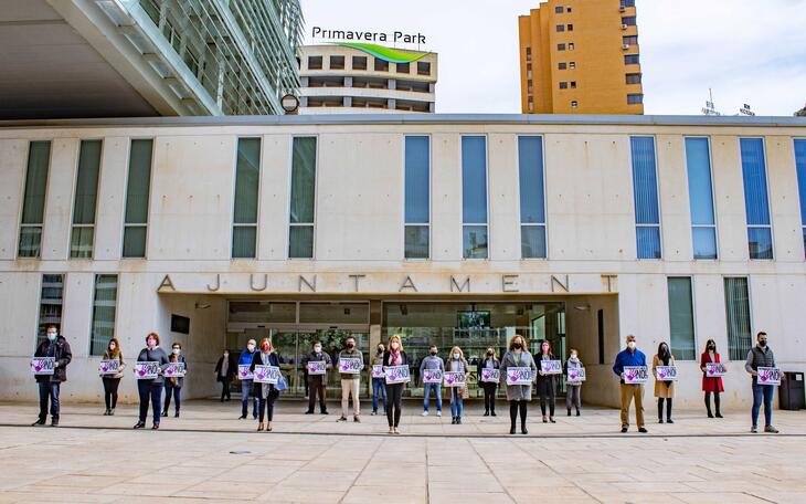 Benidorm recorda amb un minut de silenci a la dona assassinada el dimarts a Torrejón...