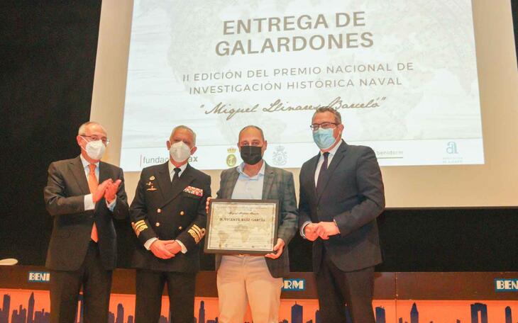Vicente Ruiz gana el ‘Miquel Llinares Barceló’ .