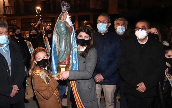 Centenares de benidormenses recuerdan al alba la llegada de la patrona hace 282 años