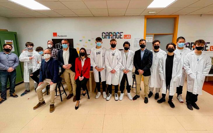 Toni Pérez inaugura, junto a la Fundación Orange, el primer GarageLab de la Comunidad Valenciana en el IES Beatriu Fajardo de Mendoza