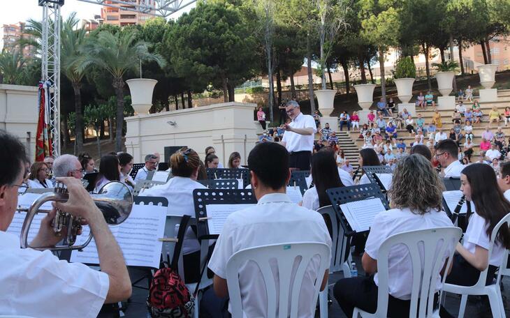 Concierto homenaje de la Unión Musical de Benidorm a su ex presidente Jaime Jesús Pérez Linares