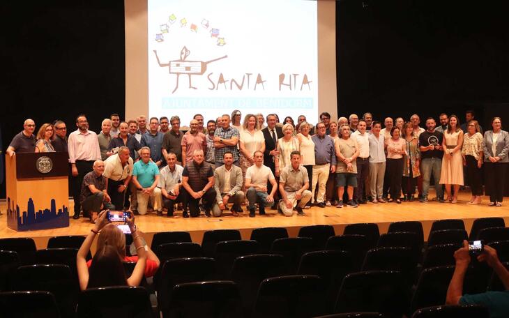 Homenaje a funcionarios jubilados, fallecidos y con 25 años de servicio en Santa Rita