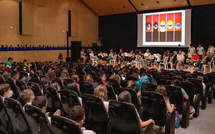 680 alumnos de Primaria de ocho centros de Benidorm participan en ‘Toca Música’