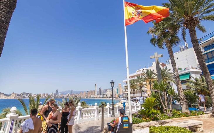 Contenedores en Plaça la Senyoria
