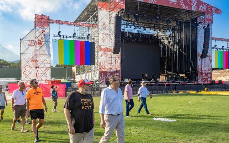 Low Festival.