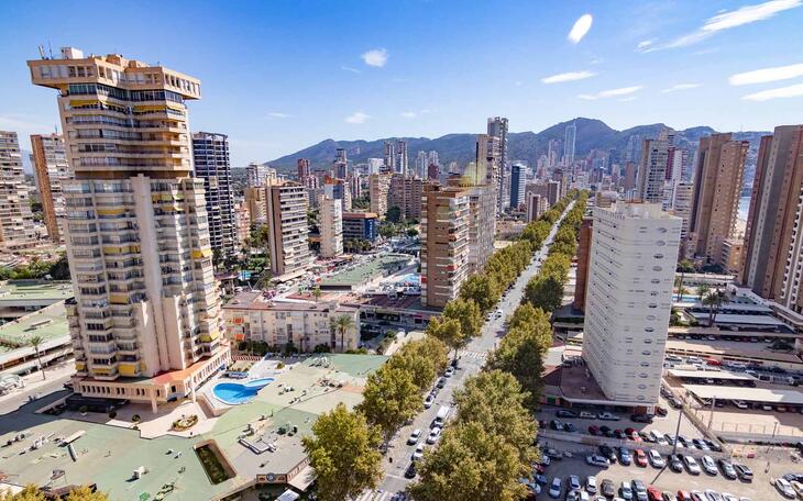 Benidorm adjudica por 2,5 millones la renovación del alumbrado de Levante, dentro del programa de Eficiencia Energética  
