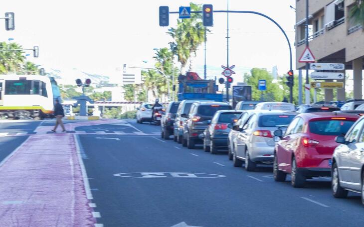 Paso a nivel en la Av. Beniardà.