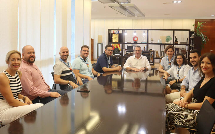 Grupo Scout Horizontes con el Alcalde de Benidorm.