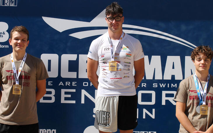 Cerca de 300 nadadores completan la Oceanman, en la que Miguel Bou se impone en dos distancias