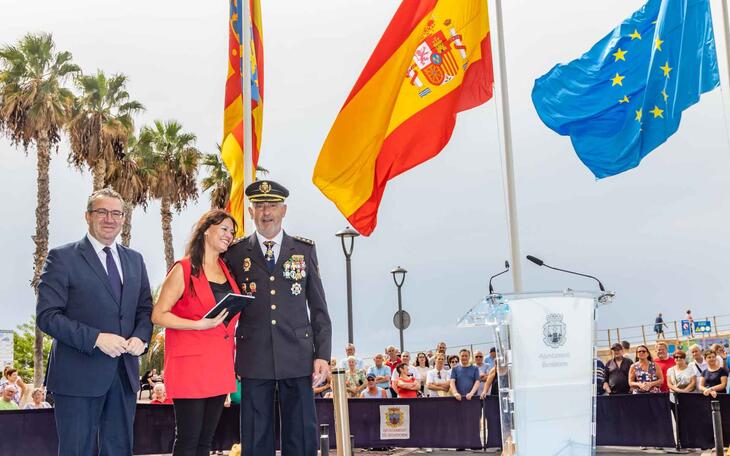 Benidorm agradece a la agente del CNP Rosa María Hernández sus 14 años de dedicación y servicio a la ciudad 
