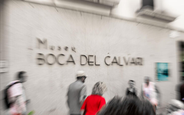 Alumnos del IES Pere M. Orts i Bosch reivindican la figura de Miguel Hernández