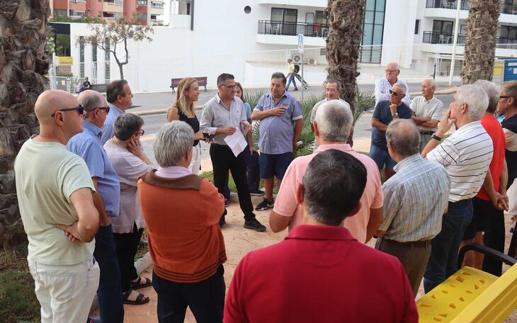 El Ayuntamiento se reúne con vecinos de la calle Uruguay y adyacentes para conocer sus inquietudes y ver la viabilidad de sus propuestas 