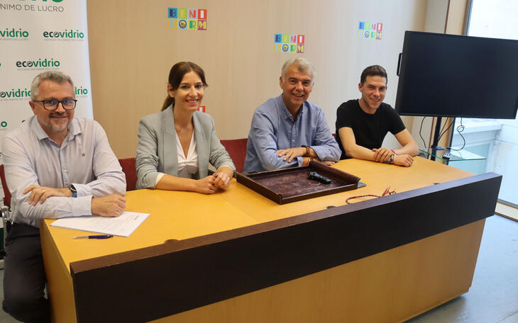 Las peñas retoman la campaña ‘Recicla la penya’ de la mano de Ecovidrio durante les Festes Majors Patronals.
