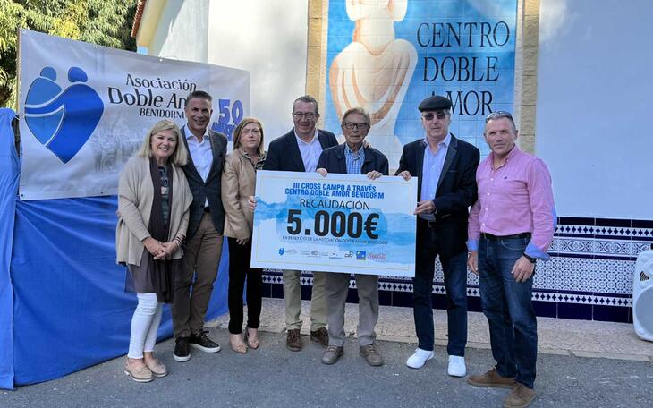 Entrega cheque Cross Solidario Doble Amor