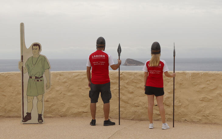 Finaliza en Benidorm el programa ‘T’Avalem’, que ha formado durante un año a diez jóvenes desempleados en actividades de tiempo libre 