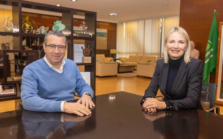 Toni Pérez y la directora general de la cámara de comercio Hispano-Sueca