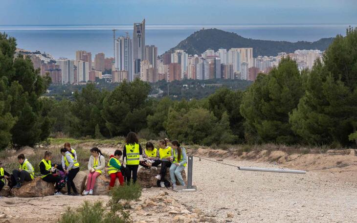 El Bosque de los niños en Benidorm celebrando el Dia del árbol
