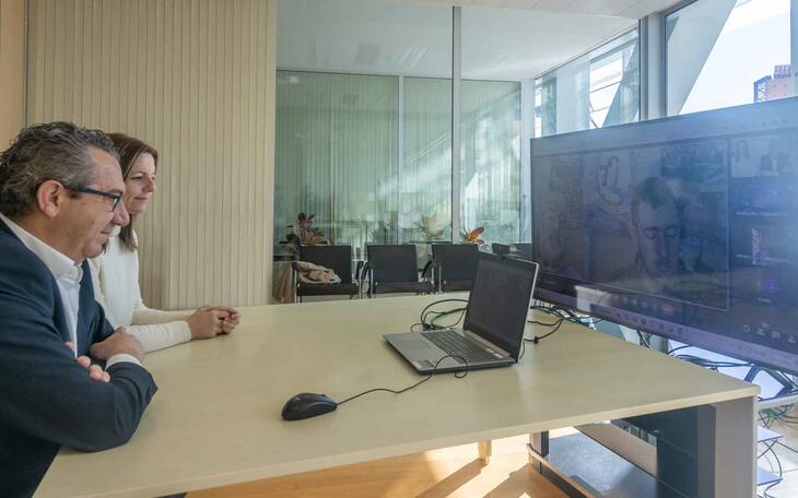 Toni Pérez y alumnos de los IES ‘Pere Mª Orts’ y ‘Beatriu Fajardo’ conectan con la Antártida