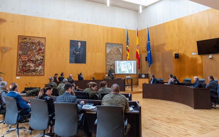 Benidorm ultima los preparativos para la jura de bandera para personal civil del 25 de marzo