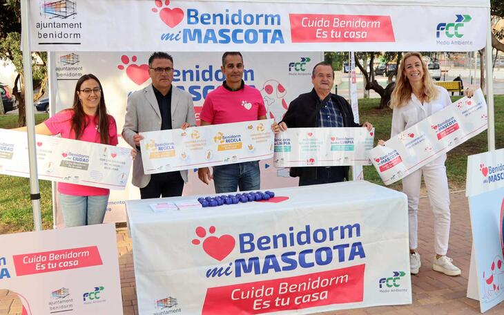 Benidorm inicia una campaña de concienciación dirigida a los propietarios de mascotas para mantener limpia la ciudad