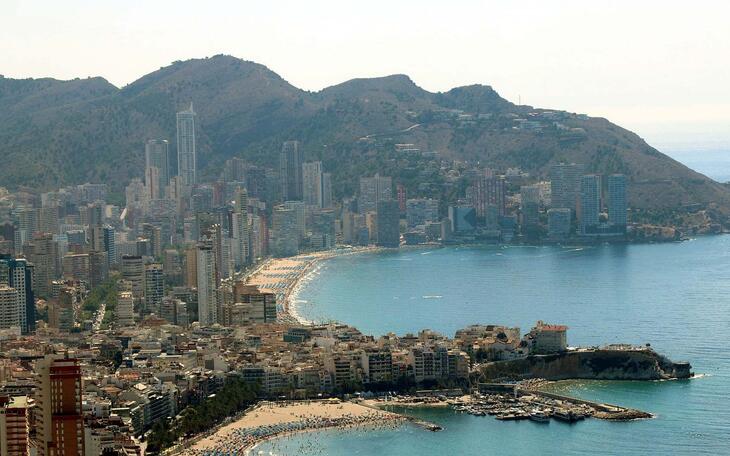 Benidorm convoca ayudas de hasta 9.000 euros para colaborar con los gastos de las entidades empresariales.