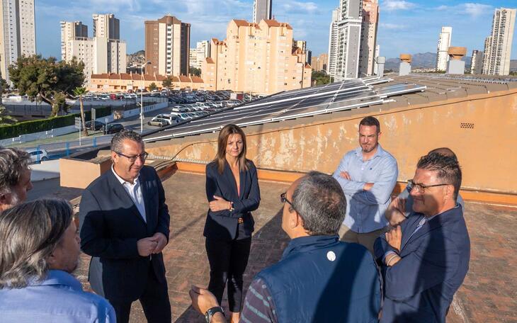 Benidorm comienza en el CEIP Miguel Hernández la instalación de placas fotovoltaicas para autoconsumo en ocho colegios de la ciudad