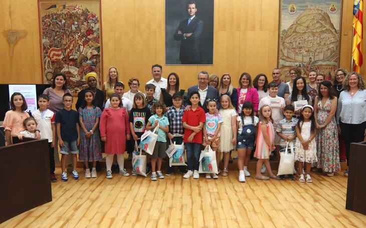 Benidorm entrega los permios del concurso ‘Alcalde/sa por un día’