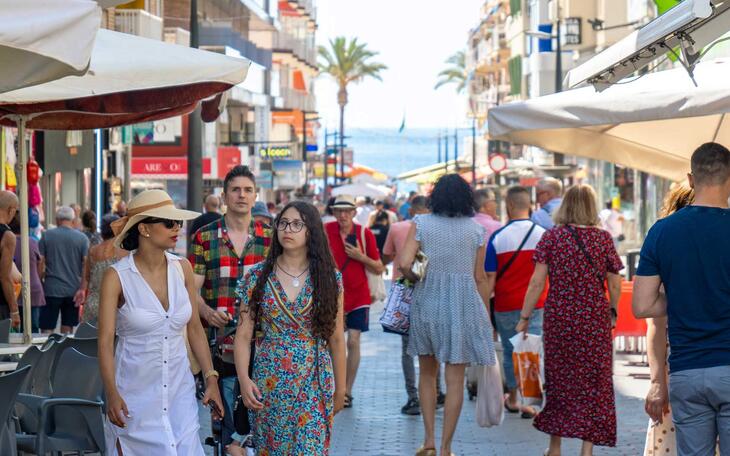 Benidorm inicia una campaña para incentivar las compras, servicios y consumiciones en el centro y casco antiguo