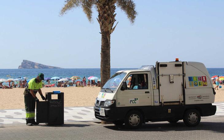 Refuerzo de limpieza viaria en los barrios de Benidorm