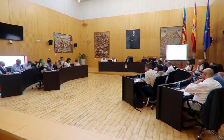 El Ayuntamiento ultima los expedientes de la estación de autobuses y de recogida de residuos y limpieza viaria