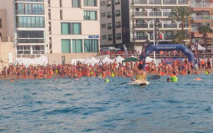La 5ª Travesía Heartbreak Benidorm reúne a casi 400 nadadores de 115 clubes en Levante