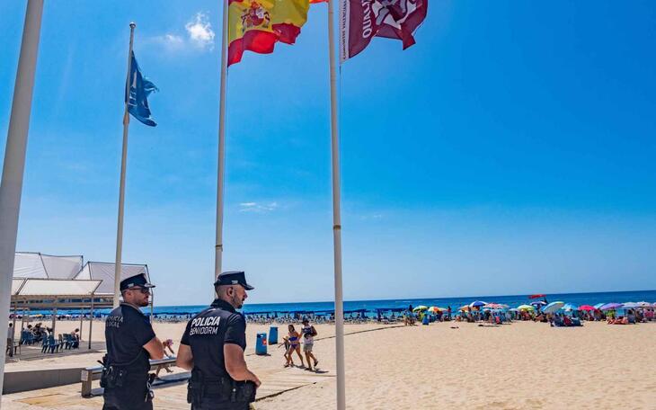 Caselles: “Benidorm ha reforzado la presencia policial en las playas por la época estival” 