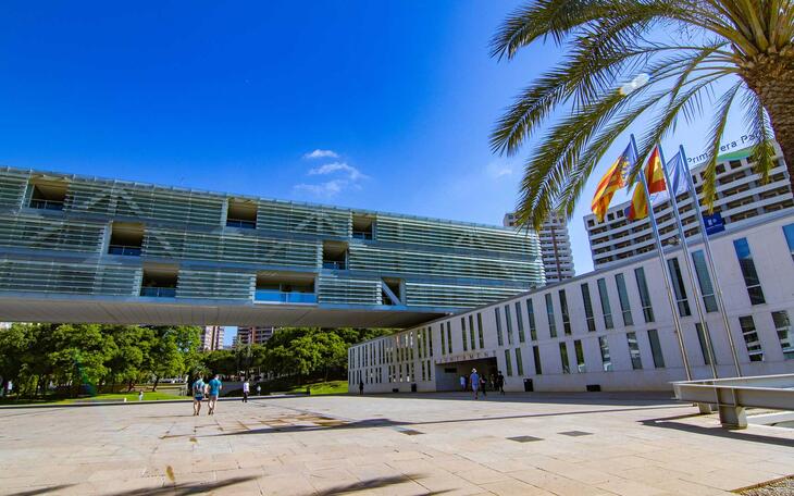 Benidorm registra en LABORA la oferta para contratar a ocho personas con discapacidad durante nueve meses