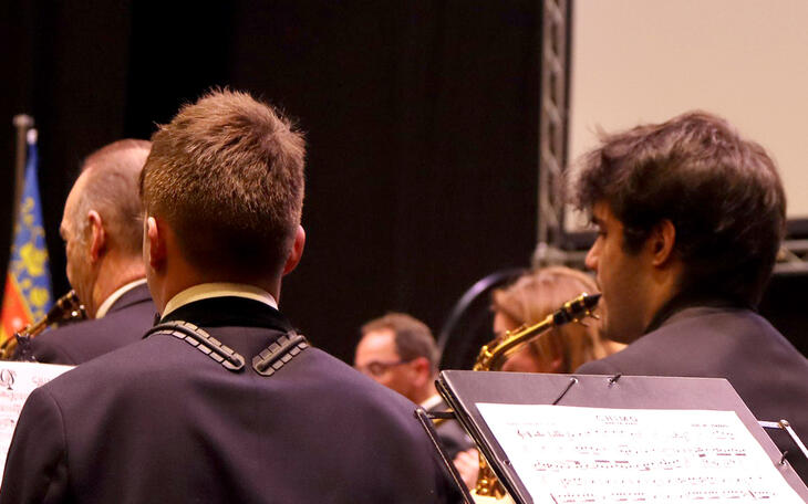 Benidorm aumenta de nuevo las ayudas a las escuelas de música y educandos de las bandas hasta superar los 44.000 euros