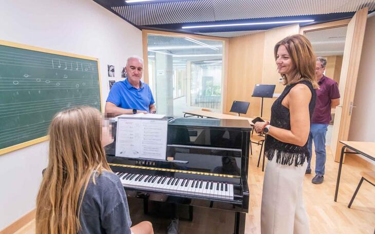 Alrededor de 300 alumnos inician curso en los conservatorios municipales de música y danza de Benidorm