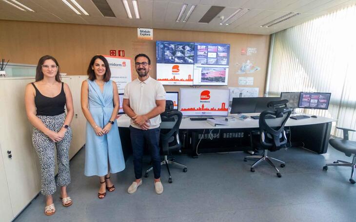 Visita de la Fundación Universidad-Empresa de la Universitat de València a la Smart Office