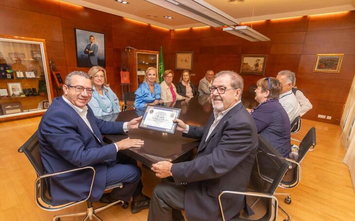 Toni Pérez recibe a la nueva directiva del Lions Club Benidorm