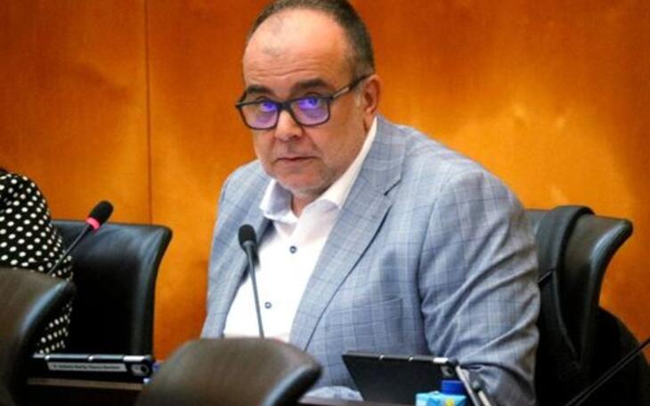 Castillo: “El Síndic le quita la careta de falso demócrata a Toni Pérez”
