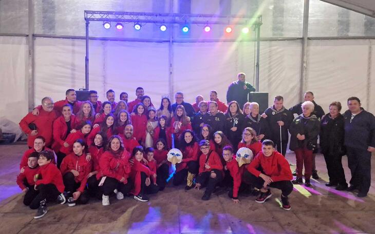 La penya ‘Quin Cacau’ se alza con el Premio Especial en el Desfile de Carrozas