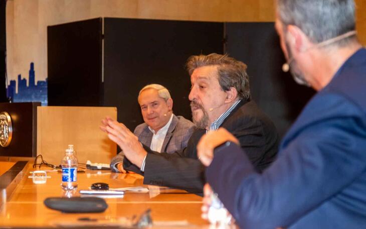 Conferencia en Benidorm del impulsor de la radio fórmula en España, Rafael Revert