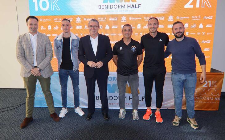 La Benidorm Half bate un record de participantes y alcanza los 4.800 corredores en la 10K y 21K