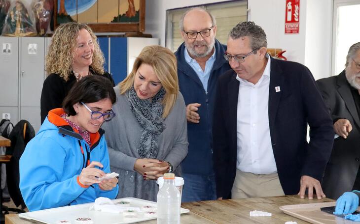 El alcalde acompaña a la vicepresidenta segunda del Consell en su visita al Centro Doble Amor