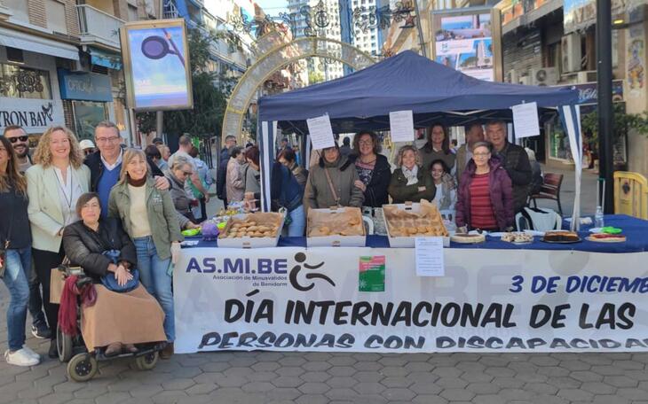 Mercadillo solidario Asmibe